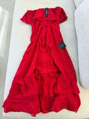 NEW WITH TAGS! Lulu's Red Off-Shoulder Ruffle Tiered Women’s Dress